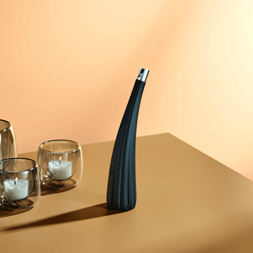 Arc Electric Table Lighter in Black